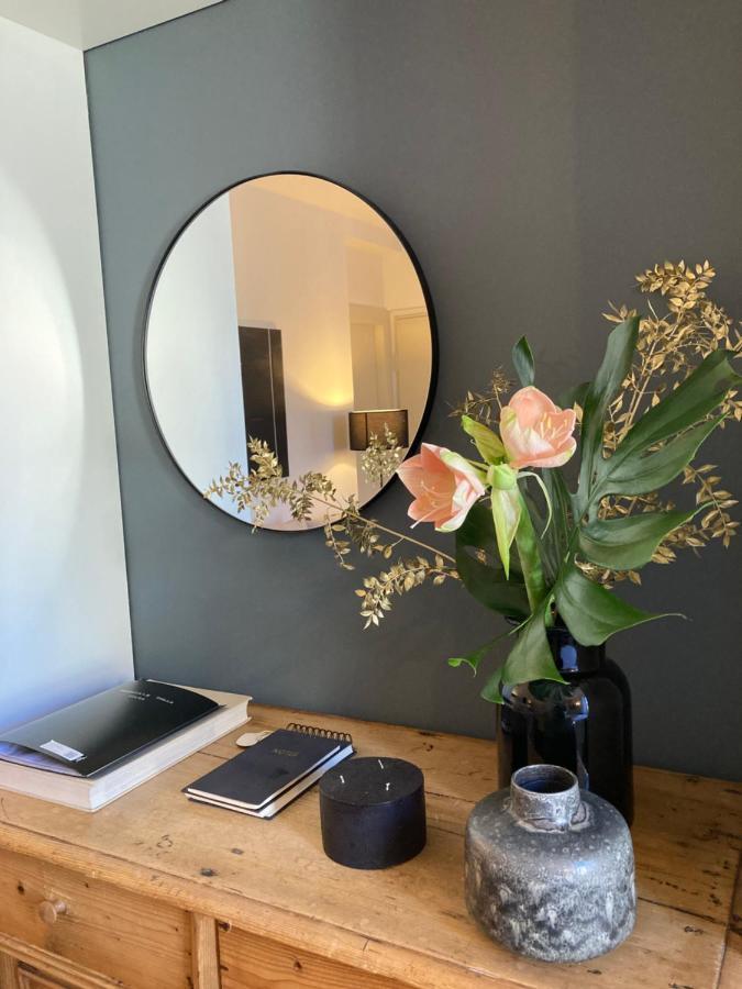 Lily Pads -Elegant Apartment- In The City Center Milan Bagian luar foto