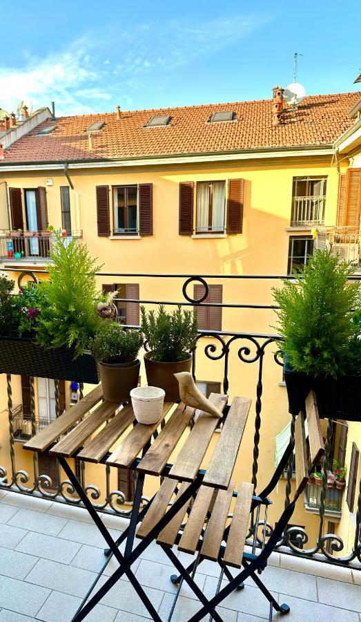 Lily Pads -Elegant Apartment- In The City Center Milan Bagian luar foto