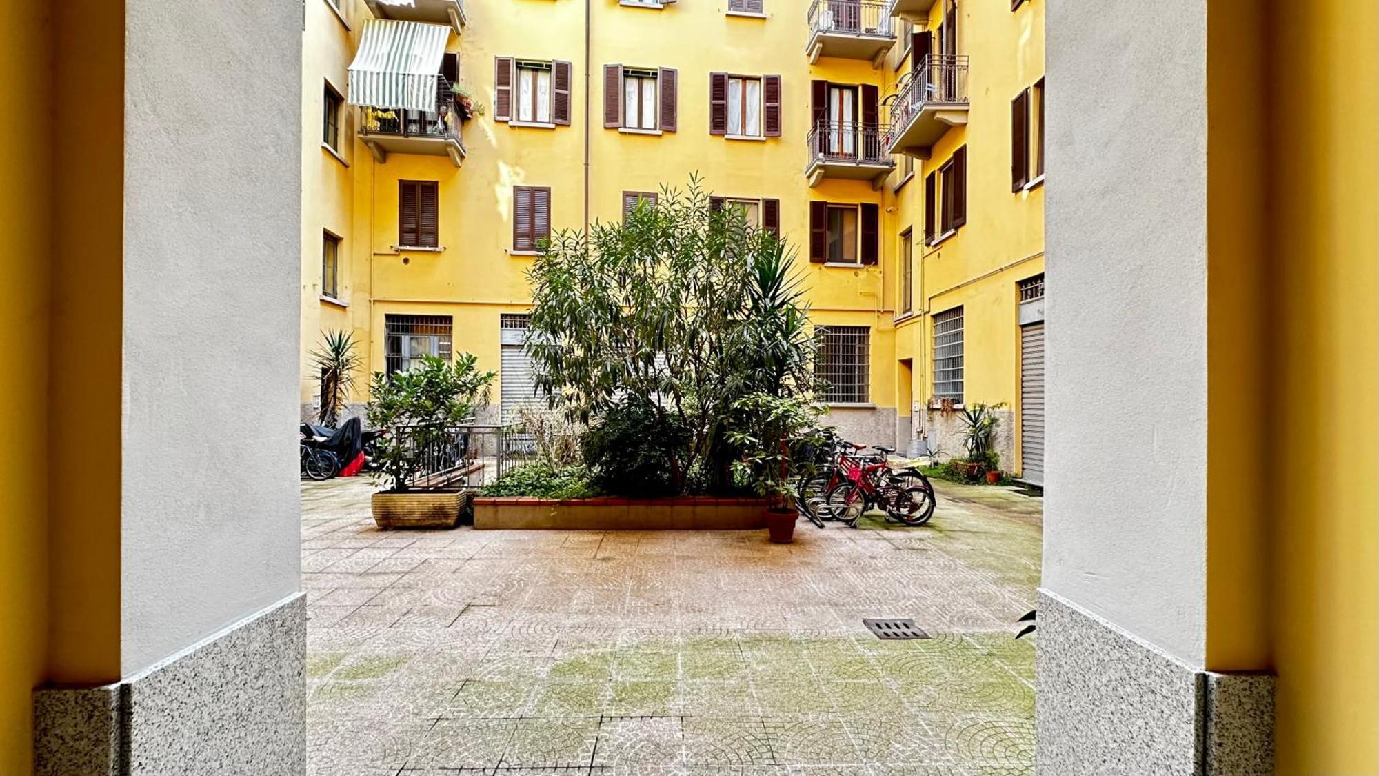 Lily Pads -Elegant Apartment- In The City Center Milan Bagian luar foto