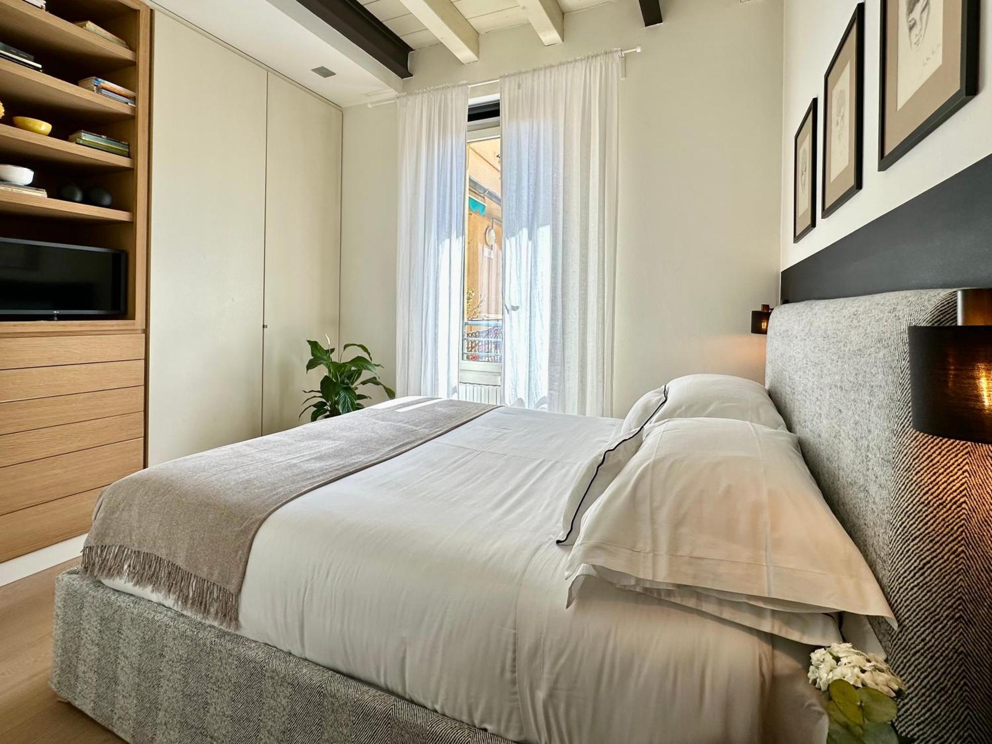 Lily Pads -Elegant Apartment- In The City Center Milan Bagian luar foto